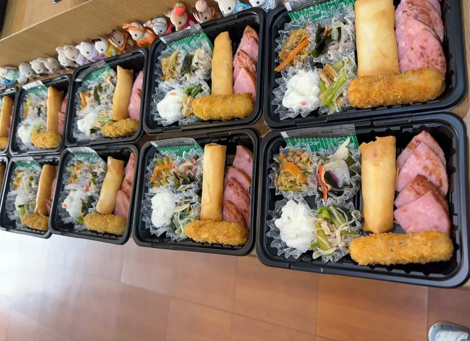 庄内通でオレンジの看板が目印のおべんとうオリです