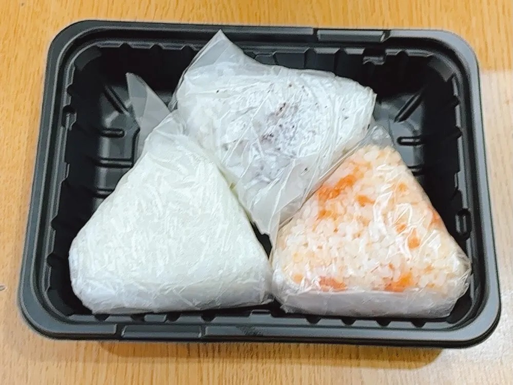 名古屋市西区の庄内通でオレンジ色の看板が目印のおべんとうオリ...