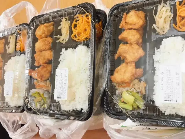 庄内通でオレンジの看板が目印のおべんとうオリです