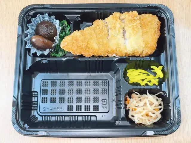 庄内通でオレンジの看板が目印のおべんとうオリです